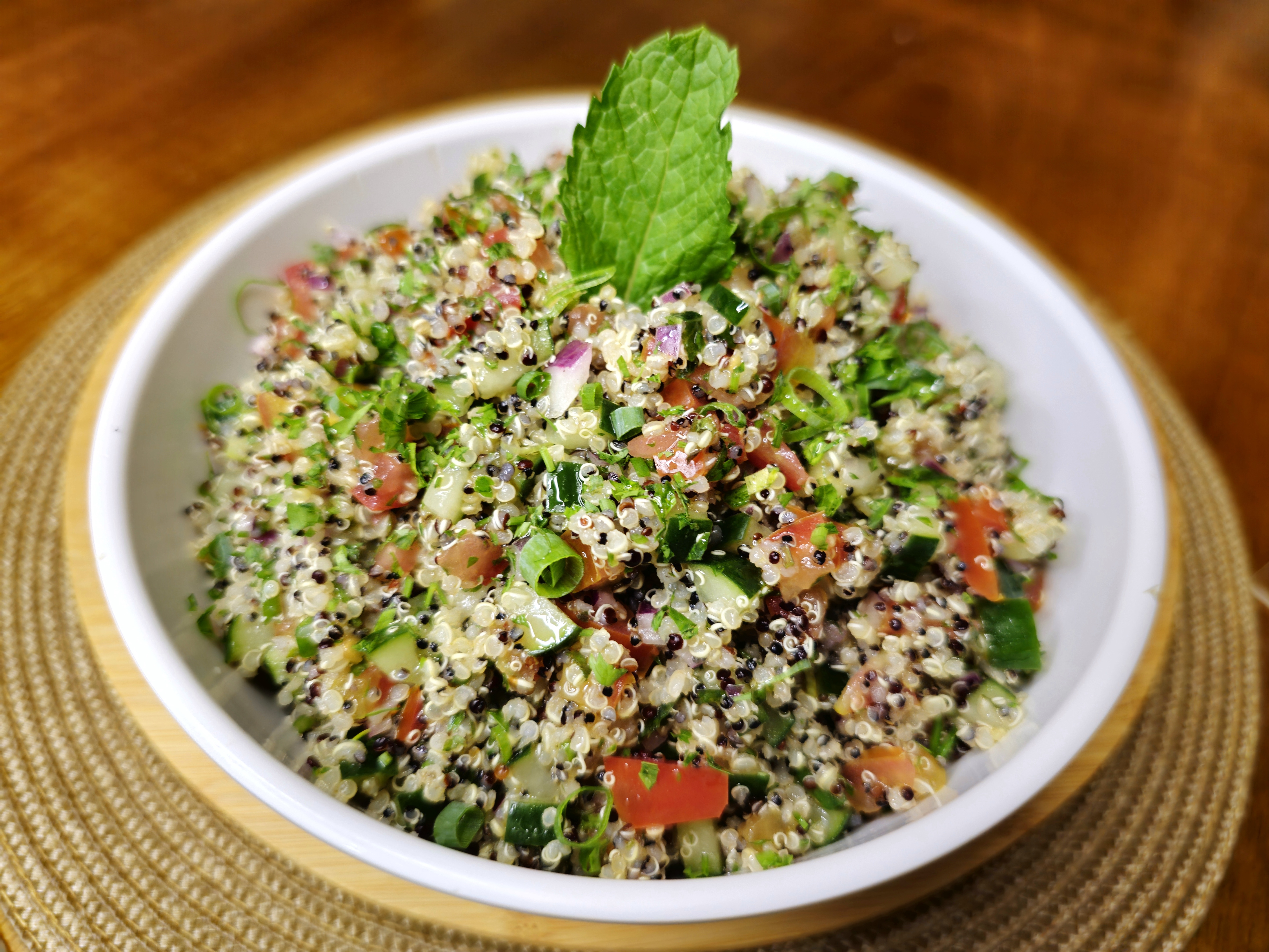 Tabule colorido de quinoa do Cibi Sana